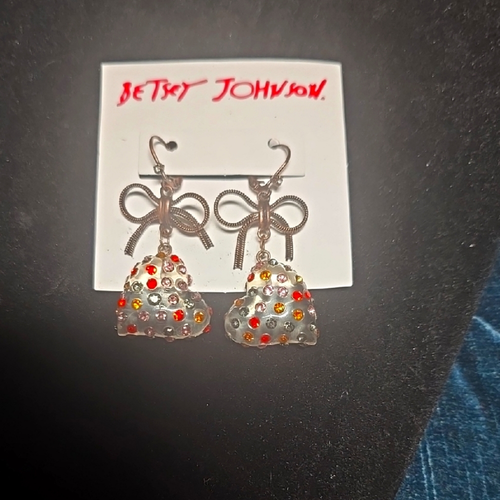 NWOT Betsey Johnson Heart Earrings with Bow - Multicolor